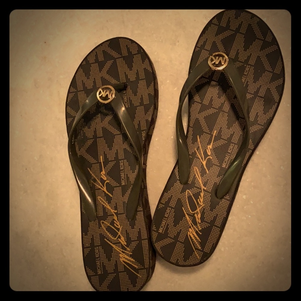 Michael Kors platform flip flops size 10m